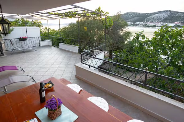 Foto van Blue Magic Apartment - Two Bedroom Apartment with Sea View and Terrace - Terrace