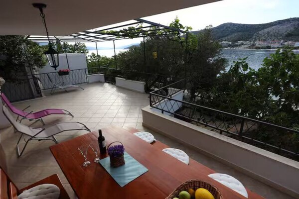 Foto van Blue Magic Apartment - Two Bedroom Apartment with Sea View and Terrace - Terrace