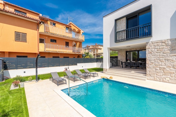 Foto van Vrijstaande vakantiewoning voor 6 personen - Vakantiehuis in Novigrad - PoolOfHouse