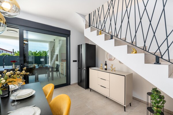 Foto van Vrijstaande vakantiewoning voor 6 personen - Vakantiehuis in Novigrad - DiningRoom