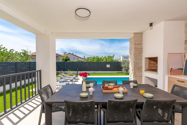 Foto van Vrijstaande vakantiewoning voor 6 personen - Vakantiehuis in Novigrad - TerraceBalcony