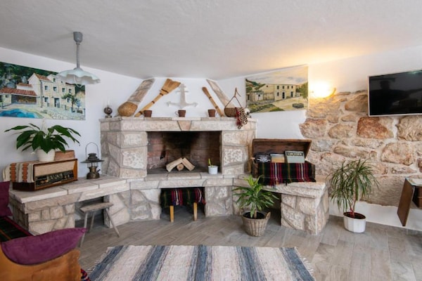 Foto van Beautiful Villa Anita - Four Bedroom Villa with Outdoor Swimming Pool - Facilities