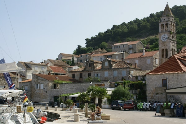 Foto van Appartement aan de kust in Vis vlakbij de zee - Vakantiehuis in Vis - AreaSummer1KM