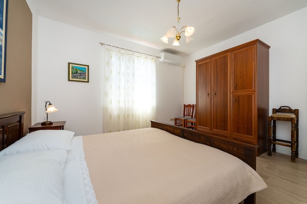 Foto van Charmant appartement vlakbij de zee, Silo - Vakantiehuis in Peracko Blato - BedRoom