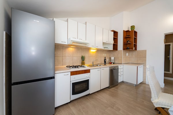 Foto van Charmant appartement vlakbij de zee, Silo - Vakantiehuis in Peracko Blato - Kitchen
