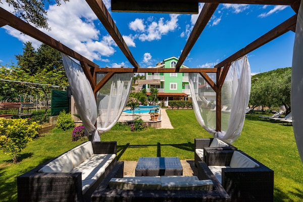 Foto van Charmant appartement vlakbij de zee, Silo - Vakantiehuis in Peracko Blato - TerraceBalcony