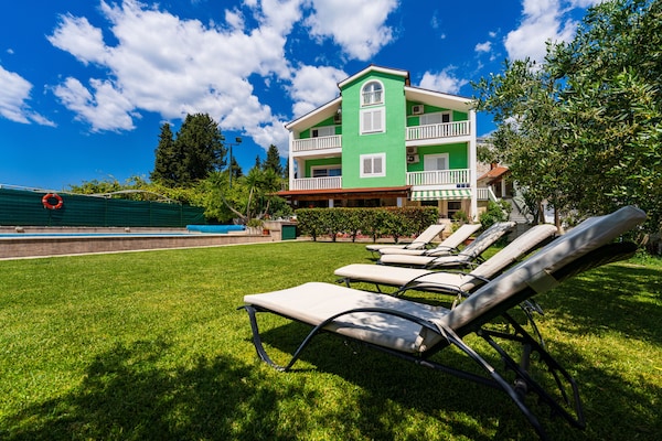 Foto van Charmant appartement vlakbij de zee, Silo - Vakantiehuis in Peracko Blato - TerraceBalcony