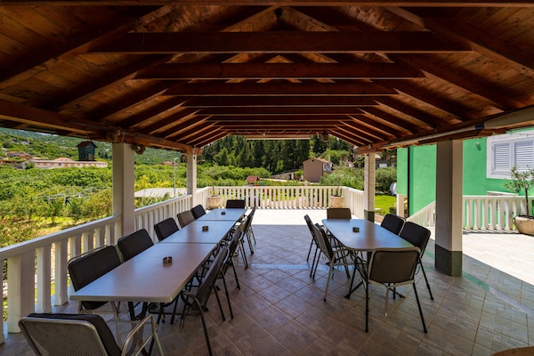 Foto van Charmant appartement vlakbij de zee, Silo - Vakantiehuis in Peracko Blato - TerraceBalcony