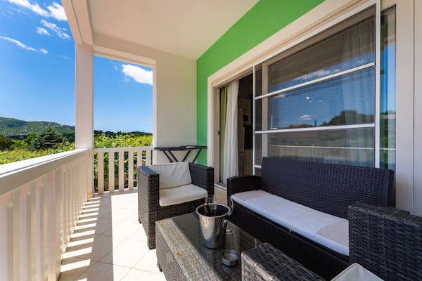 Foto van Charmant appartement vlakbij de zee, Silo - Vakantiehuis in Peracko Blato - TerraceBalcony
