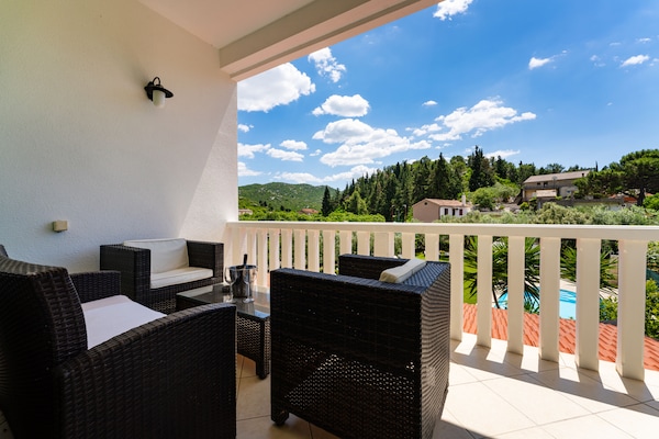 Foto van Charmant appartement vlakbij de zee, Silo - Vakantiehuis in Peracko Blato - TerraceBalcony