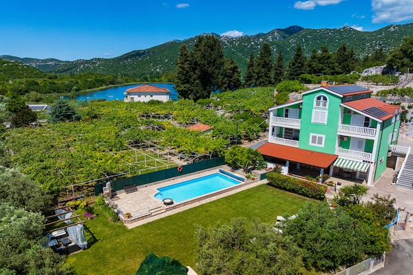 Foto van Charmant appartement vlakbij de zee, Silo - Vakantiehuis in Peracko Blato - ExteriorSummer