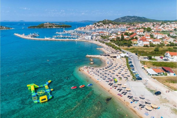 Foto van Studio in Tribunj bij Zee en Strand - Vakantiehuis in Tribunj - AreaSummer20KM