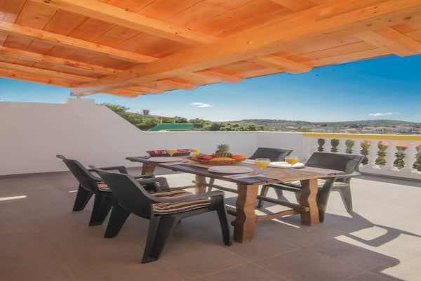 Foto van Appartement met twee slaapkamers in Jezera - Vakantiehuis in Jezera - TerraceBalcony