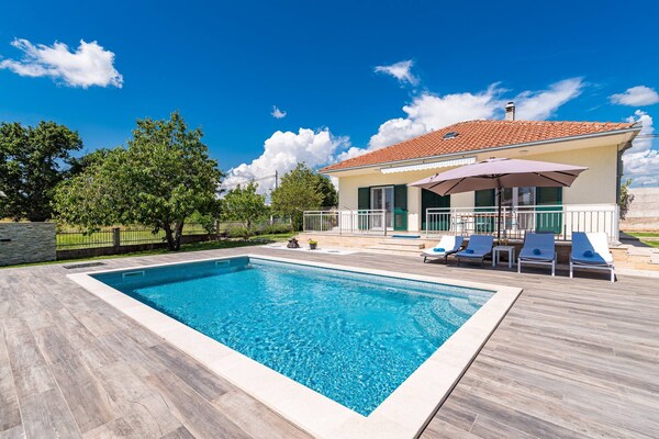 Foto van Villa bij Krka met privézwembad - Vakantiehuis in Danilo Kraljice - PoolOfHouse