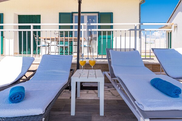 Foto van Villa bij Krka met privézwembad - Vakantiehuis in Danilo Kraljice - terrace