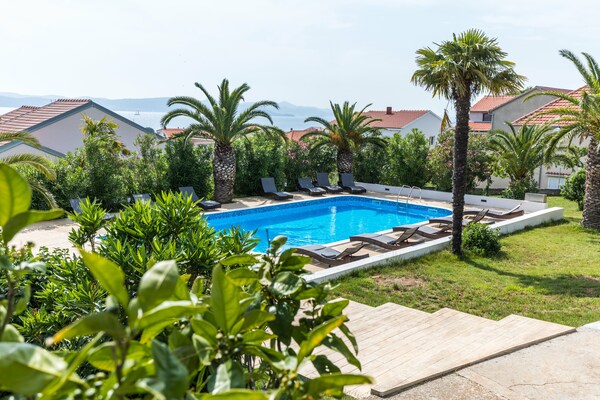 Foto van Vakantiehuis in Bibinje vlakbij het strand - Vakantiehuis in Bibinje - PoolOfHouse
