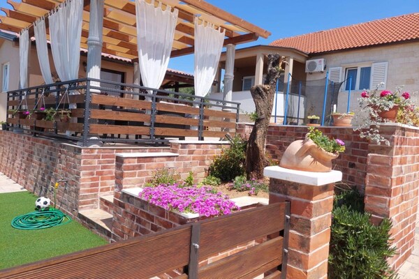 Foto van Villa Nicoletta - Vakantiehuis in Polaca - TerraceBalcony