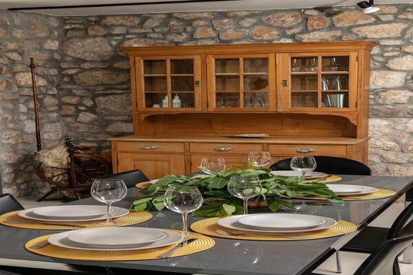Foto van Modern vakantiehuis in Grizane met privézwembad - Vakantiehuis in Grizane - DiningRoom