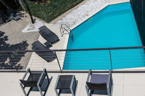 Foto van Modern vakantiehuis in Grizane met privézwembad - Vakantiehuis in Grizane - TerraceBalcony