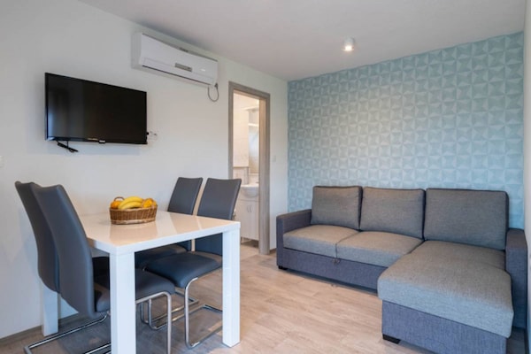 Foto van Stacaravan in Banjole bij Strand - Vakantiehuis in Banjole - LivingRoom