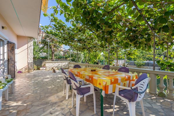 Foto van Appartement in Medulin bij Strand & BBQ - Vakantiehuis in Medulin - TerraceBalcony