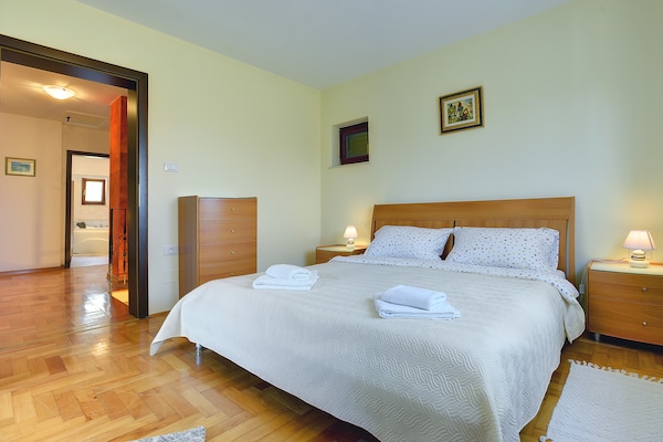 Foto van Vakantiehuis Medulin bij Strand & Zwembad - Vakantiehuis in Medulin - BedRoom