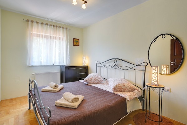 Foto van Vakantiehuis Medulin bij Strand & Zwembad - Vakantiehuis in Medulin - BedRoom