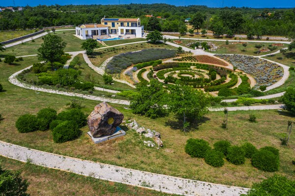 Foto van Villa in Filipana met verwarmd zwembad - Vakantiehuis in Filipana - GardenSummer