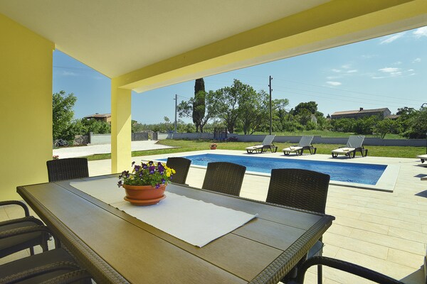 Foto van Villa in Marcana met zwembad en zeezicht - Vakantiehuis in MARČANA - ViewSummer