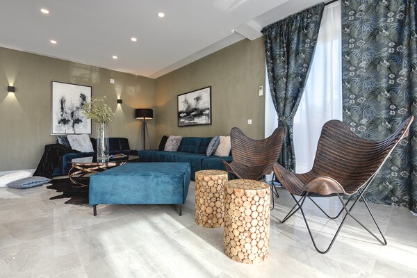 Foto van Vakantiehuis in Rovinj met zwembad en sauna - Vakantiehuis in Rovinj - LivingRoom