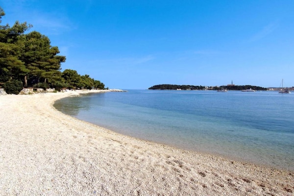 Foto van Villa in Rovinj met zwembad en jacuzzi - Vakantiehuis in Rovinjsko Selo - AreaSummer20KM
