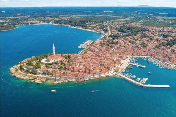 Foto van Villa in Rovinj met zwembad en jacuzzi - Vakantiehuis in Rovinjsko Selo - AreaSummer20KM
