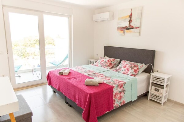 Foto van Villa with Pool and Sea View in Fazana - Horizont - Vakantiehuis in Fažana - BedRoom