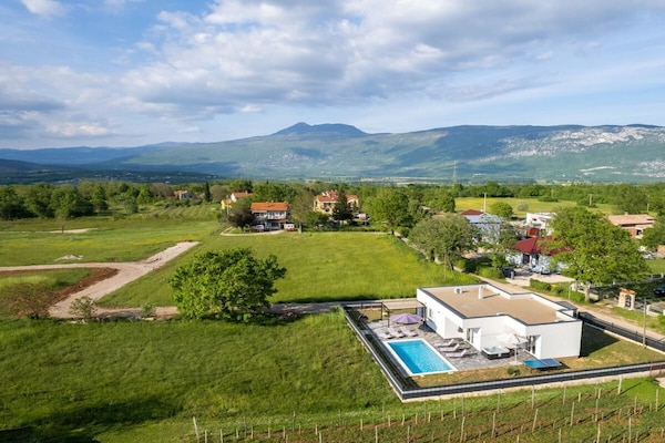 Foto van Blue Lagoon - Privézwembad en bubbelbad - Vakantiehuis in Krsan - Untagged