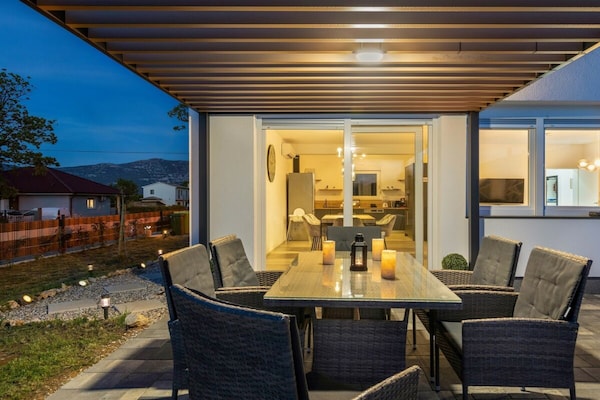 Foto van Blue Lagoon - Privézwembad en bubbelbad - Vakantiehuis in Krsan - Untagged