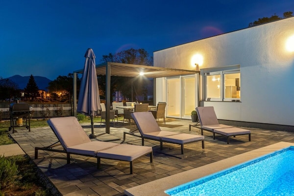 Foto van Blue Lagoon - Privézwembad en bubbelbad - Vakantiehuis in Krsan - Untagged