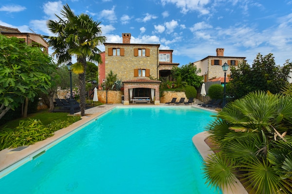 Foto van Villa met zwembad in Kaštelir voor 9 personen - Vakantiehuis in Kaštelir - PoolOfHouse