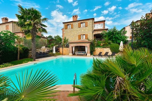 Foto van Villa met zwembad in Kaštelir voor 9 personen - Vakantiehuis in Kaštelir - PoolOfHouse