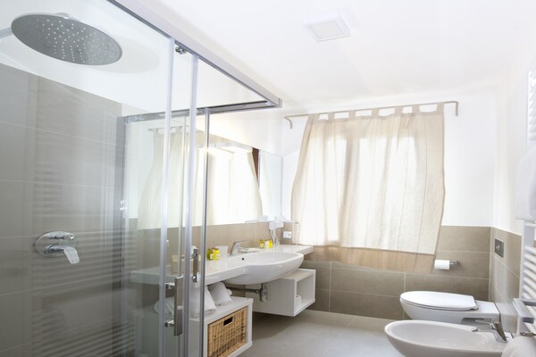 Foto van Il Limone-meerzicht in Nautic Resort San Carlo - Vakantiehuis in Gargnano - BathRoom
