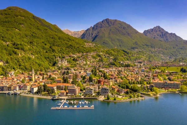 Foto van Appartement in Porlezza met uitzicht op de bergen - Vakantiehuis in Porlezza - WaterView