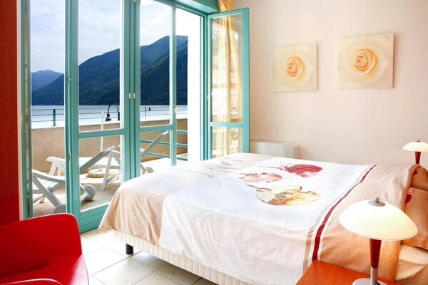 Foto van Appartement in Porlezza met uitzicht op de bergen - Vakantiehuis in Porlezza - BedRoom
