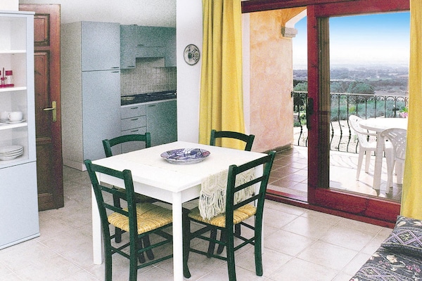 Foto van Appartement met zwembad in Badus Resort - Vakantiehuis in Badesi - LivingRoom