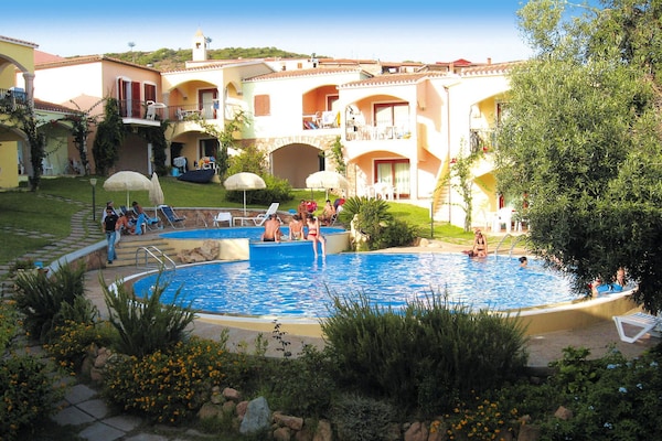Foto van Appartement met zwembad in Badus Resort - Vakantiehuis in Badesi - PoolOfHouse