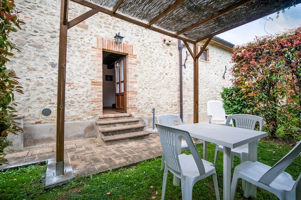 Foto van Boerderij met zwembad, barbecue - Vakantiehuis in Città di Castello - HallReception