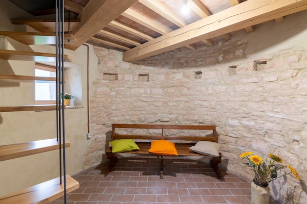 Foto van Appartement in Furlo met zoutwaterzwembad - Vakantiehuis in Acqualagna - Landing
