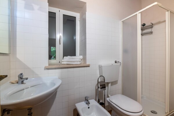 Foto van Appartement in Furlo met zoutwaterzwembad - Vakantiehuis in Acqualagna - BathRoom