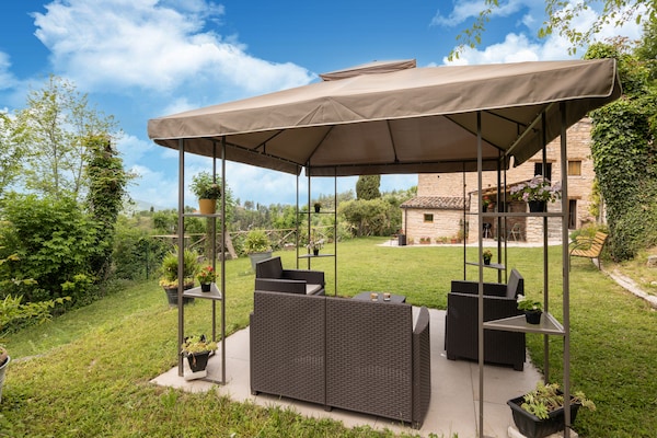 Foto van Appartement in Furlo met zoutwaterzwembad - Vakantiehuis in Acqualagna - GardenSummer