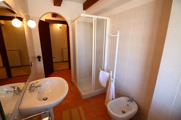 Foto van Boerderij met privé zwembad - Vakantiehuis in Bagnoregio - BathRoom