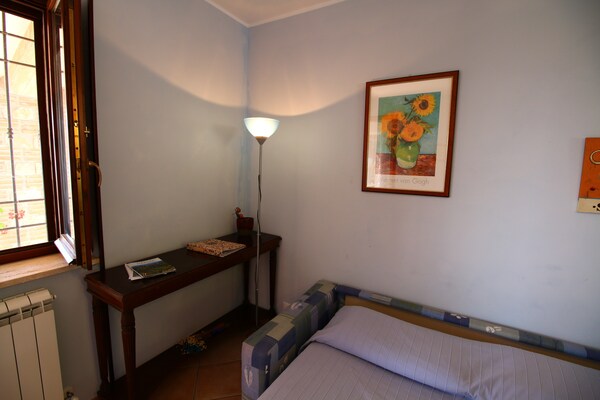 Foto van Boerderij in Casperia met zwembad & uitzicht - Vakantiehuis in Casperia - LivingRoom