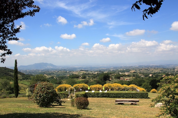 Foto van Boerderij in Casperia met zwembad & uitzicht - Vakantiehuis in Casperia - ViewSummer